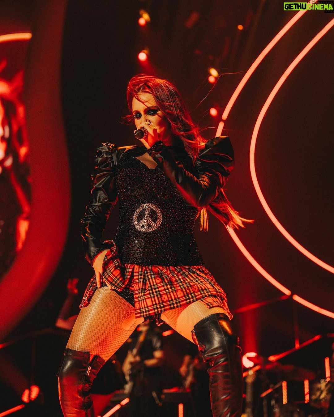 Dulce María Instagram - San José !!!❤️🔥❤️🔥❤️🔥 gracias🙌🏼🙌🏼🙌🏼 !! Estuvieron increíbles !