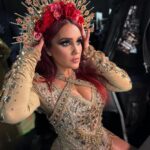 Dulce María Instagram - Empieza la cuenta regresiva… nos faltan solo 3 conciertos generación rebelde. Nos vemos en un ratito 🇲🇽🌹✨ Make up @cmorbeauty Hair @elpanqueee Photo @arielquirino