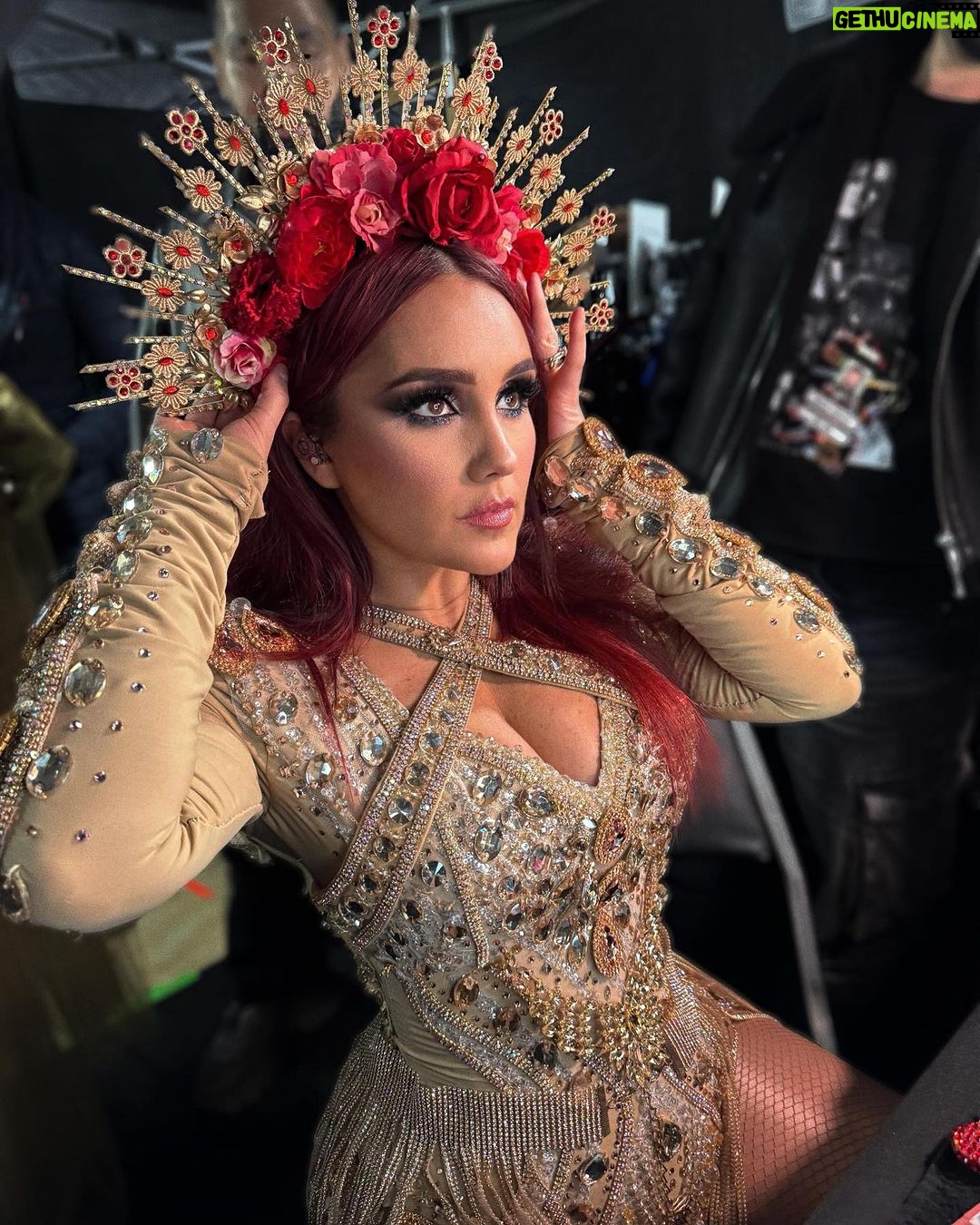 Dulce María - 722.7K Likes - Empieza la cuenta regresiva… nos faltan solo 3 conciertos generación rebelde. Nos vemos en un ratito 🇲🇽🌹✨ Make up @cmorbeauty Hair @elpanqueee Photo @arielquirino