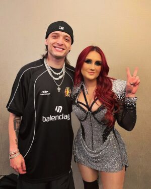 Dulce María Instagram - Esta noche nos pusimos rebeldes y bélicos !! 🤩🔥😀 @pesopluma 🙌🏼❤️‍🔥