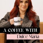 Dulce María Instagram - Hace 15 años, ¿hubieras imaginado este reencuentro sucedería? Nos tomamos un cafecito muy especial con nuestra protagonista de portada @dulcemaria, quien nos abrió su corazón y compartió algunos datos que solo pocos conocen de ella. Lo que nadie te dice de la maternidad, que le gusta hacer antes de salir al escenario, el legado “RBD” y por supuesto, cómo toma su café. ☕️ No te pierdas este #ACoffeeWith y descubre más del universo de Dulce. (Link in bio) 🔗❤️