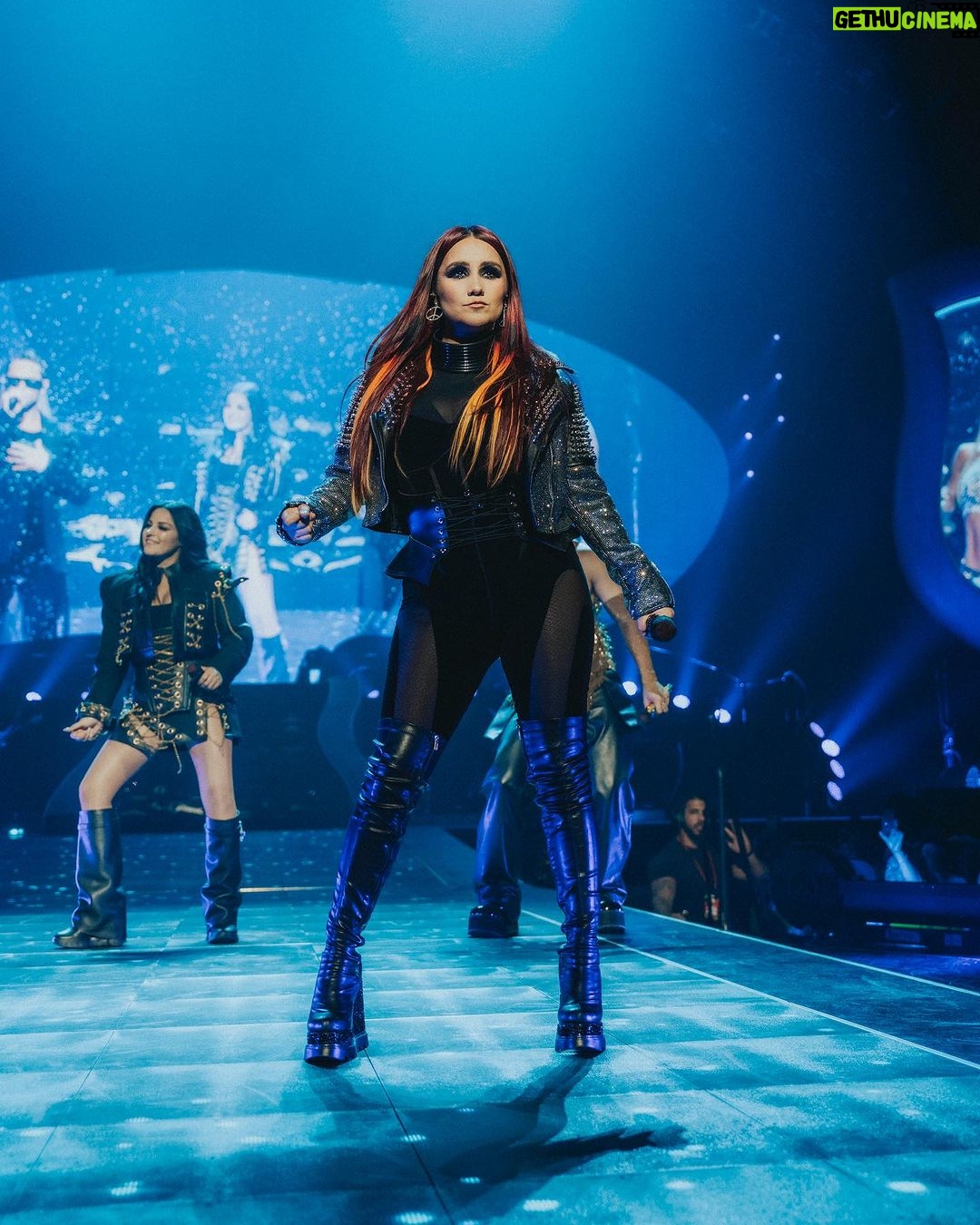 Dulce María Instagram - San José !!!🔥🔥🙌🏼🙌🏼❤️❤️❤️🔥 gracias !!!!! 🙌🏼 #soyRebeldetour #RBD 📸 @frescolns
