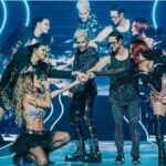 Dulce María Instagram - Hoy hace 19 años nació #Rebelde y #RBD un proyecto lleno de sueños y caminos diferentes que al final traspasó la pantalla y las fronteras ❤️🙏🏻🙌🏼 RBD no somos 6 , ni 5 , ni 4 ,ni 3 ni 2 ni 1 … RBD existe gracias a ustedes que lo han mantenido vivo en sus corazones , llevando nuestra música , nuestras historias, nuestras personalidades tan diferentes que permitieron que existieran ! RBD son todos los que han ayudado a construir esta historia ! RBD son ustedes ❤️🙏🏻🙌🏼🥹! Y gracias por no parara de soñar hoy estamos después de 15 años juntos en el escenario para cerrar este ciclo sabiendo que nunca terminará ,porque RBD dejará de existir hasta que el último corazón Rebelde deje de latir ❤️‍🔥🥹❤️☮️♾️⭐️⚡️🌈🌙Feliz #DiamundialdeRBD
