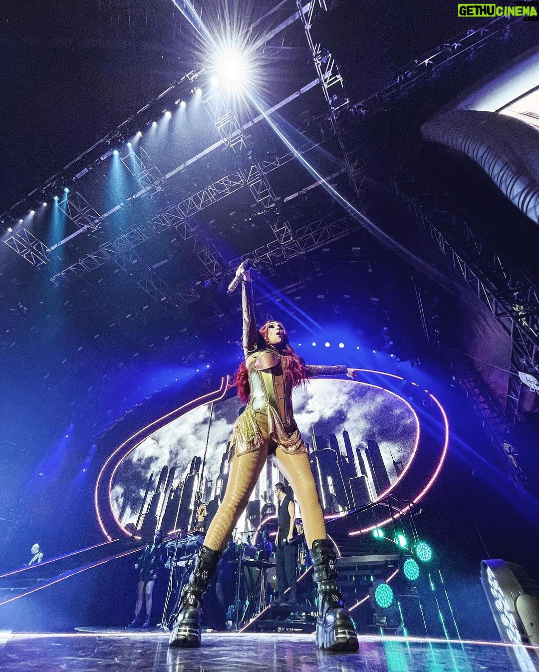 Dulce María Instagram - Arlington ❤️🔥❤️🔥❤️🔥 Gracias por una noche mágica el inolvidable !!! Estuvo increíble ☮️🙌🏼♾️