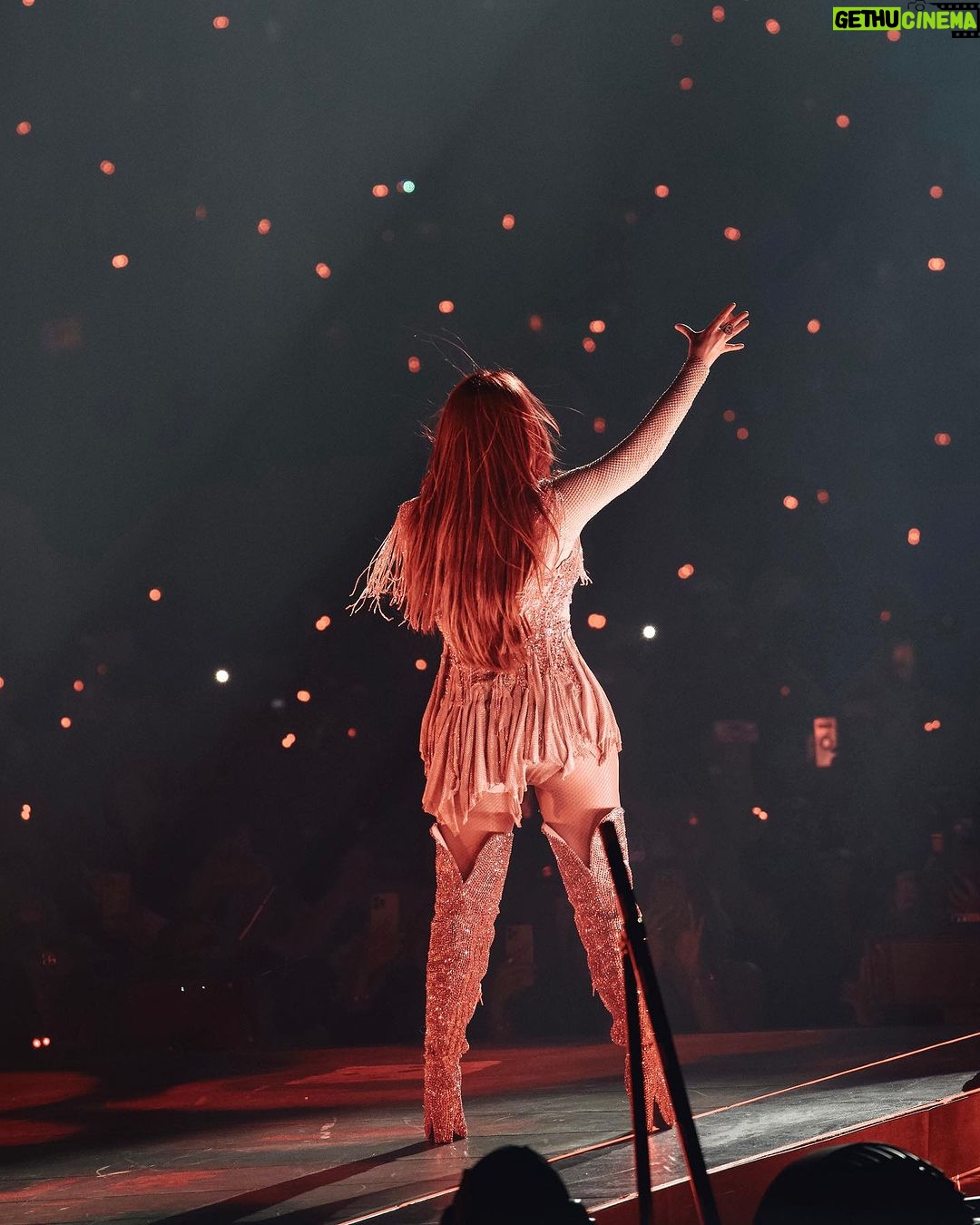 Dulce María Instagram - Vegas ❤️🔥✨🤩 🔥📸 @mayadeluna
