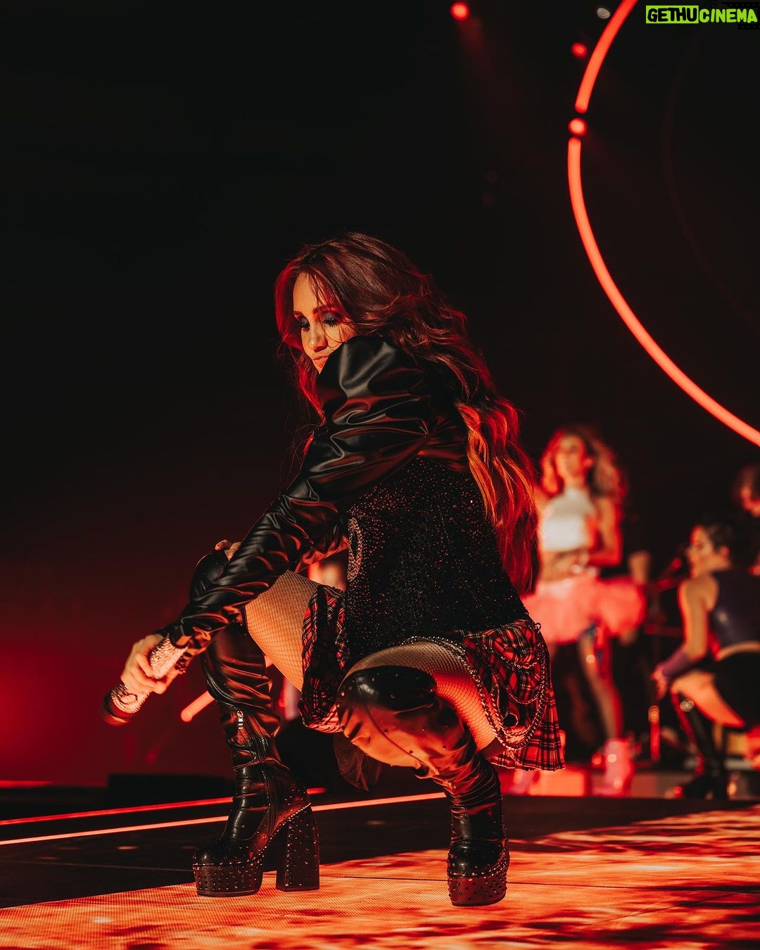 Dulce María Instagram - Denver una explosión de emociones y de energía ❤️🔥❤️🔥❤️🔥📸 @frescolns