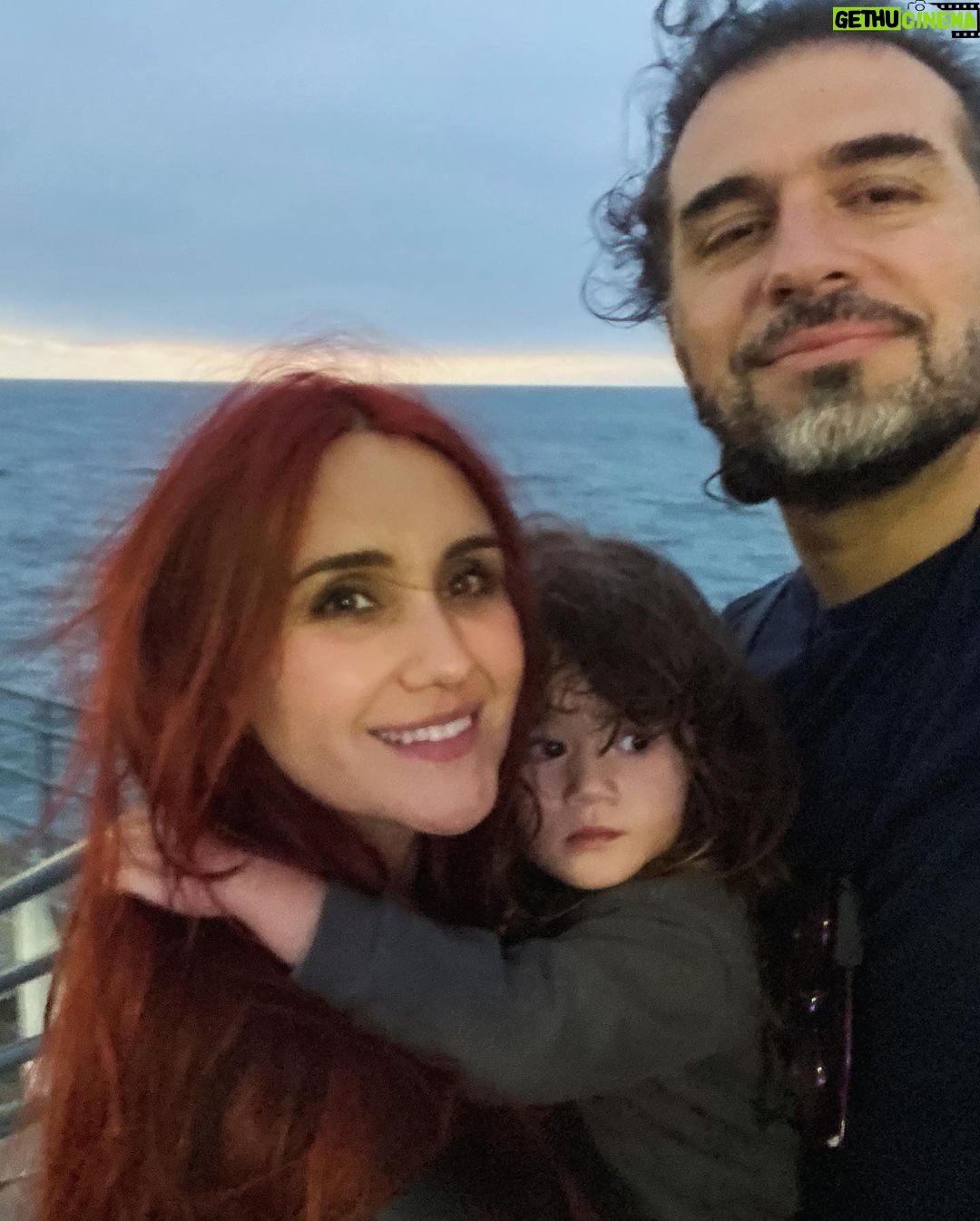 Dulce María Instagram - “ Si nada nos salva de la muerte al menos que el amor nos salve de la vida “ - PabloNeruda - Te amo hoy y todos los días @pacoalvarezv ❤️🙌🏼 gracias por regalarme el amor más grande !! Los amo ❤️❤️❤️🥰 #happyvalentinesday Feliz Día mis guerreros gracias por todo! los amo 🙌🏼