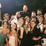Duygu Karaca Instagram - O kadar çok oynadık ki aşırı az fotoğraf çekmişiz... Bu bir kısmımız bir de..💕 Çok tatlıyız bee 😋 #idilsabrievlendi #msm #aile #iyikimsm @sabrimemi @idiltrabzonluu @admturker @serrkanates @burak_tanay @hasancanturkkani @ecebzkya @yazgicakmak @dilandemirelvs @ozgunbyrktr @oonurulutas @baharelden @gizsonmezz @alialkinaydin @cengizokuyucu @selennozgurr @damlasubarut @ogulcaninal @_husam @aktasfirat @y3simor @turkyilmazsarikaya @ezgi6kulac