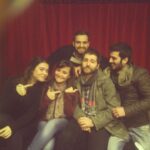 Duygu Karaca Instagram - Aman da birisi ilk reklaminda mi oynamiiiisss ;))) @sabrimemi @serrkanates @onrdoan #msm Müjdat Gezen Sanat Merkezi
