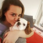Duygu Karaca Instagram - Benim canım kızım 3 yaşında...o fotoğraftan sadece bir köpek gibi duruyor ama, o benim en iyi dostum... en yakın arkadaşım... tek sırdaşım... en sadığım... en karşılıksız sevenim... ev arkadaşım... hayat yoldaşım... birlikte sıcacık yuvamızda nice guzel yıllara benim canım.canimin iciii....#mari #gerceksevgi #sadakat #evarkadasi #dost #vefa #arkadas #dunyaninentatlisi #canimkizim #mariko 💕💕💕💕 evim'de :)