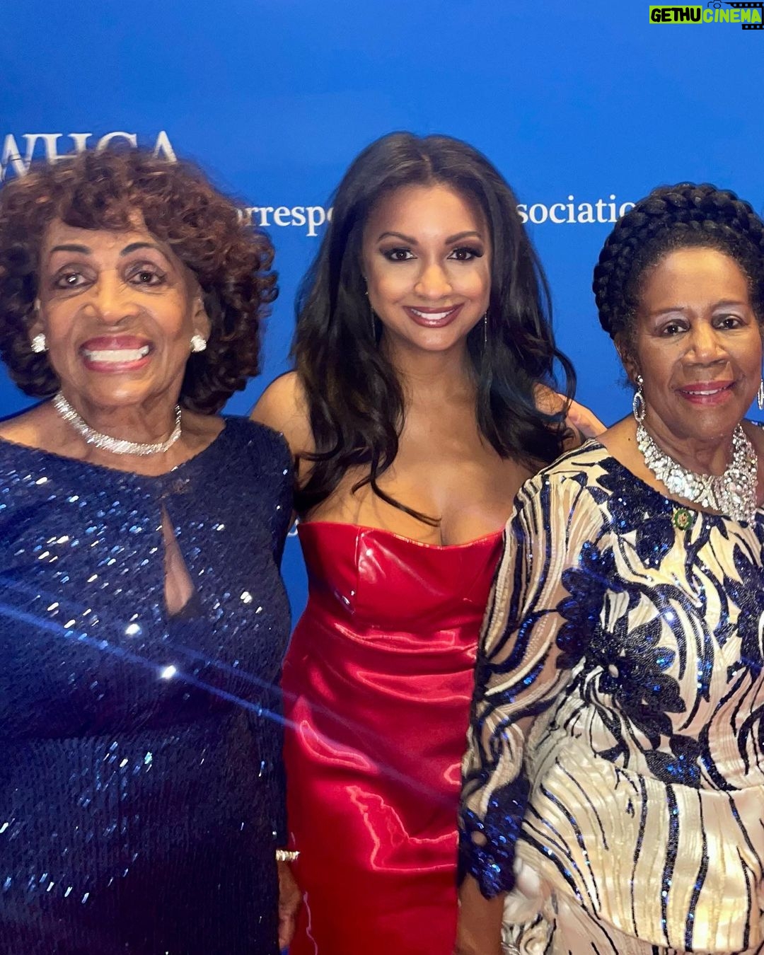 Eboni K. Williams Instagram - America the Beautiful ✨🇺🇸🖤 Hair: @kisha__marie MUA: @zoerayartistry Gown: @ralphlauren Stylist: @courtneyfuglein #WHCD #BlackAmericanPatriot #BetOnBlack #Chapter5Entitled #TheGrio #BlackOwnership #WeAreTheTable