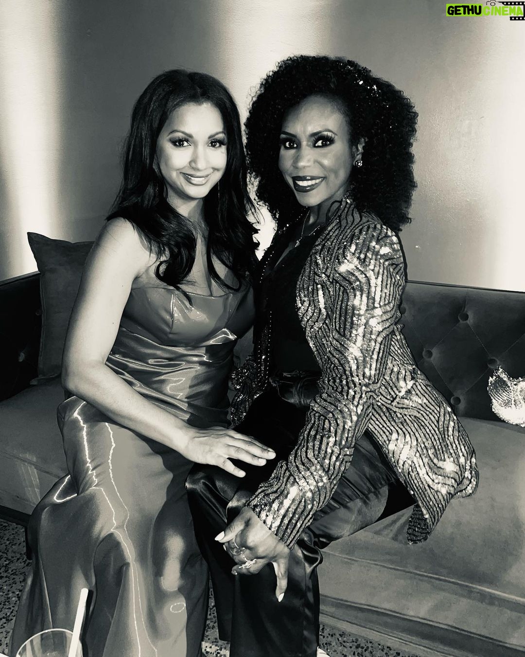 Eboni K. Williams Instagram - America the Beautiful ✨🇺🇸🖤 Hair: @kisha__marie MUA: @zoerayartistry Gown: @ralphlauren Stylist: @courtneyfuglein #WHCD #BlackAmericanPatriot #BetOnBlack #Chapter5Entitled #TheGrio #BlackOwnership #WeAreTheTable