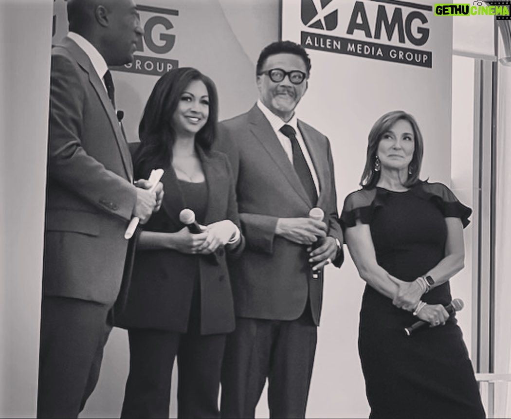 Eboni K. Williams Instagram - Vibes… #UpFronts #StayTuned #BlackOwned #BetOnBlack @allenmgroup @realbyronallen @thegrio @justicecentraltv The Avra Group
