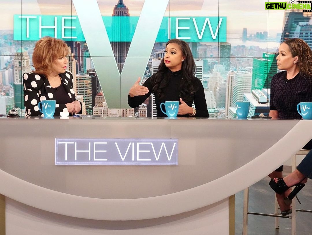 Eboni K. Williams Instagram - Happy Place…Another one💫 Being literally centered at the most influential table in daytime television will NEVER be lost on me. “The View” will always stand as a testament of the power of PROCESS Read more about my journey to the table that Barbara Walters built, in my new book 📚 Chapter 7: PROCESS Get your copy now-link in bio BET ON BLACK: The Good News of Being Black in America Today @theviewabc @abcnews @legacylitbooks #BetOnBlack #Blackness #BlackPeople #success #newmindset #BlackWoman #BlackCulture #Black #BlackWriters #BlackEmpowerment #KnowYourself #diversebooks #goodnews #BlackPride #AfricanAmerican 