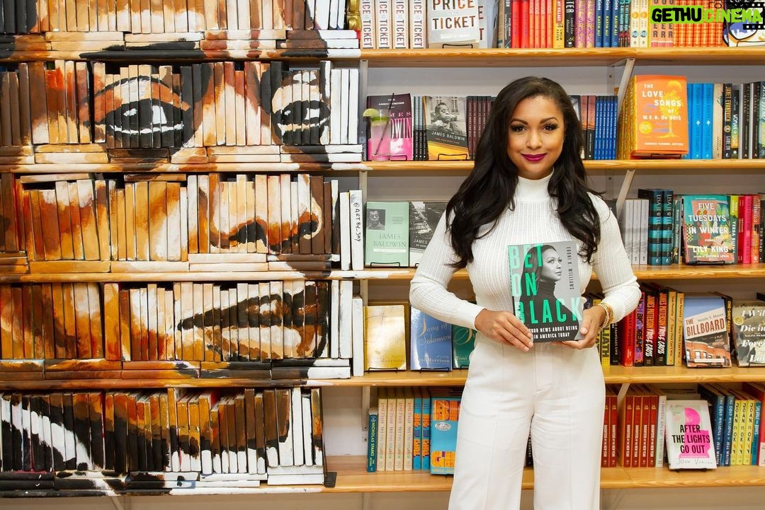 Eboni K. Williams Instagram - New Orleans…BABYYYYYYY NOLA showed up & showed out for #BetOnBlack 🖤💚 Magical evening at @baldwinandcompany (all bookstores should serve cocktails 🍸) Loved visiting my law school alma mater @loynolaw Special thanks to @loynoblsa for inviting me to keynote your scholarship gala and honoring me with your Prestige Award 🏆 Aiight Los Angeles…y’all got next Let’s see how the City of Angeles is acting See y’all TONIGHT at Malik’s 📚 Baldwin Hills Crenshaw Mall @malikbooks 📸 @chelsywileyphotography #Blackness #BlackPeople #success #newmindset #BlackWoman #BlackCulture #Black #BlackWriters #BlackEmpowerment #KnowYourself #diversebooks #goodnews #BlackPride #AfricanAmerican 