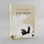 Ebru Ceylan Instagram - KIŞ UYKUSU kitabı haftaya raflarda... Elinizdeki kitapta Nuri Bilge Ceylan’ın Kış Uykusu filmiyle ilgili pek çok şeyi bir araya getirmeye çalıştık. Sinopsis ve senaryodan, yurtiçinde ve dışında film üzerine yazılmış yazılara; yönetmen, oyuncular ve bazı ekip üyeleriyle yapılmış söyleşilerden, filmin oluşum sürecinde yönetmenin tuttuğu yapım güncesine kadar pek çok şey... Ve ilk defa gün yüzüne çıkan çok sayıda fotoğraf... Kitapta yer alan senaryo, kurguda atılmış sahneleri de içeren, senaryonun çekim öncesi orijinal ilk hali. Ceylan’ın önceki filmlerinde de yaptığımız gibi yine hiçbir şeyine dokunmadan yayımlıyoruz... Altın Palmiyeli bir Türk filminin nasıl süreçlerden geçerek ortaya çıktığı anlaşılabilsin ve hakkındaki her şey derli toplu bir yerlerde durabilsin diye... @dogan_kitap @nuri_bilge_ceylan Kapak Tasarım @fusunturcan Editör : #AslıGüneş Ön Okuma : https://www.dogankitap.com.tr/kitap/kis-uykusu