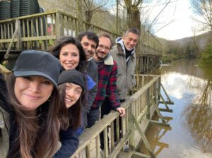 Ebru Ceylan Instagram - "Kuru Otlar Üstüne" 
Set Manzaraları 🎞️

@nuri_bilge_ceylan 
@mervedizdar 
@deniz_celiloolu 
@musab_ek 
@ecebbagci 
@akin____aksu 
@yukselaksuofficial 
@anglaist 
@oguzatabas 
@bgmaydn 
@medihadidem 
#aboutdrygrasses