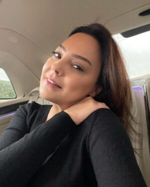 Ebru Gündeş Instagram - Yine bir stüdyo günü 🎤🎤🎤