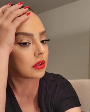 Ebru Gündeş Instagram - Kırmızı huydur bizde 😉