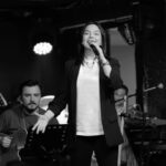 Ebru Gündeş Instagram - Hayat’ın provası olur mu sizce 🤔😉 Bayramda beraber söylemek dileğiyle 😍🙏🏻