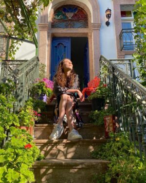 Ece Yüksel Instagram - I miss summer ☀️ #tb 
Artık yaz gelsin. Yüzümüzü sıcak güneşe döndürelim. Şu bitmek bilmeyen kışın bitişini kutlayalım birlikte. 
Photo @mehmetuguryuksel