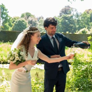 Ece Yüksel Instagram - 03.08.2022 ❤️ 
Biz evlendik 🎈 We got married 
Seneye düğünümüzde tüm sevdiklerimizle bu günü kutlayacağız.
Photo by @richy_monkey