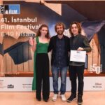 Ece Yüksel Instagram – 41. İstanbul Film Festivali’nden en iyi kadın oyuncu ödülünü kazandım 🎈 çok mutlu ve gururluyum. Başta yönetmenimiz Ziya Demirel’e sonra tüm film ekibimize teşekkürler. 
I won the best actress award at the 41st Istanbul Film festival, i’m very happy and proud. Thanks to our director Ziya Demirel and our crew. 

Ayrıca kıyafetim için anneciğime, saçım ve makyajım için @esmaekeskin e teşekkürler ❤️