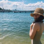 Ece Yüksel Instagram - Aralık’ta denize de girdik @burcugolgedar 👒☀️ Red Leaf Beach