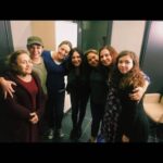 Ece Yüksel Instagram - Canım Hale Ablam benim ❤️ Sen benim için benden de genç enerjili, omzunu açıp cilveleşen, kahkahalar atan, sürekli ışıldayan ve bana çok şey öğreten Hale Ablam olarak kalacaksın. Oyundaki şarkı partnerim, çiçeklerin Azra’sı, Hale Ablacığım seni çok seviyorum nur içinde yat.