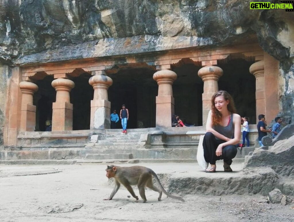 Ece Yüksel Instagram - #monkey 🐒❤ Elephanta Caves