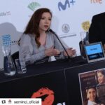 Ece Yüksel Instagram - @seminci_oficial press conference @ataleofthreesistersmovie Teatro Calderón Valladolid