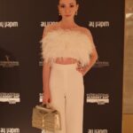 Ece Yüksel Instagram - About last night 🪶 #cityofcharacters Teşekkürler Styling @seebe.istanbul Top @yuxelleofficial Küpe @ecruatelier Çanta @dyllaatelier The Peninsula Istanbul