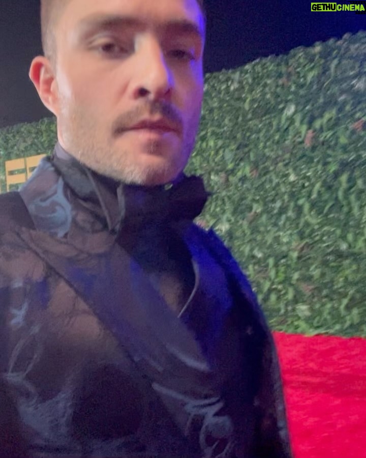 Ed Westwick Instagram - Opening Ceremony vibes @redseafilm with @sharonstone and @moalturki wearing @joshuakanebespoke
