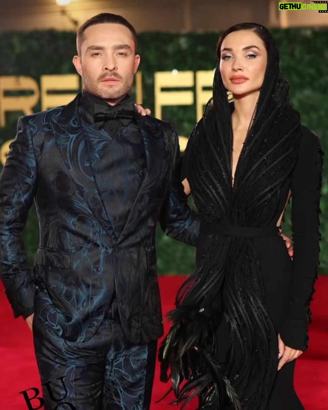 Ed Westwick Instagram - Opening Ceremony vibes @redseafilm with @sharonstone and @moalturki wearing @joshuakanebespoke