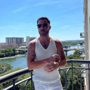 Ed Westwick Instagram - Flossin in Austin @fsaustin ❤️