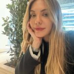 Eda Ece Instagram – 3 ay kusup geri geldim🤰🏼. Saçım da geri işe döndü😂