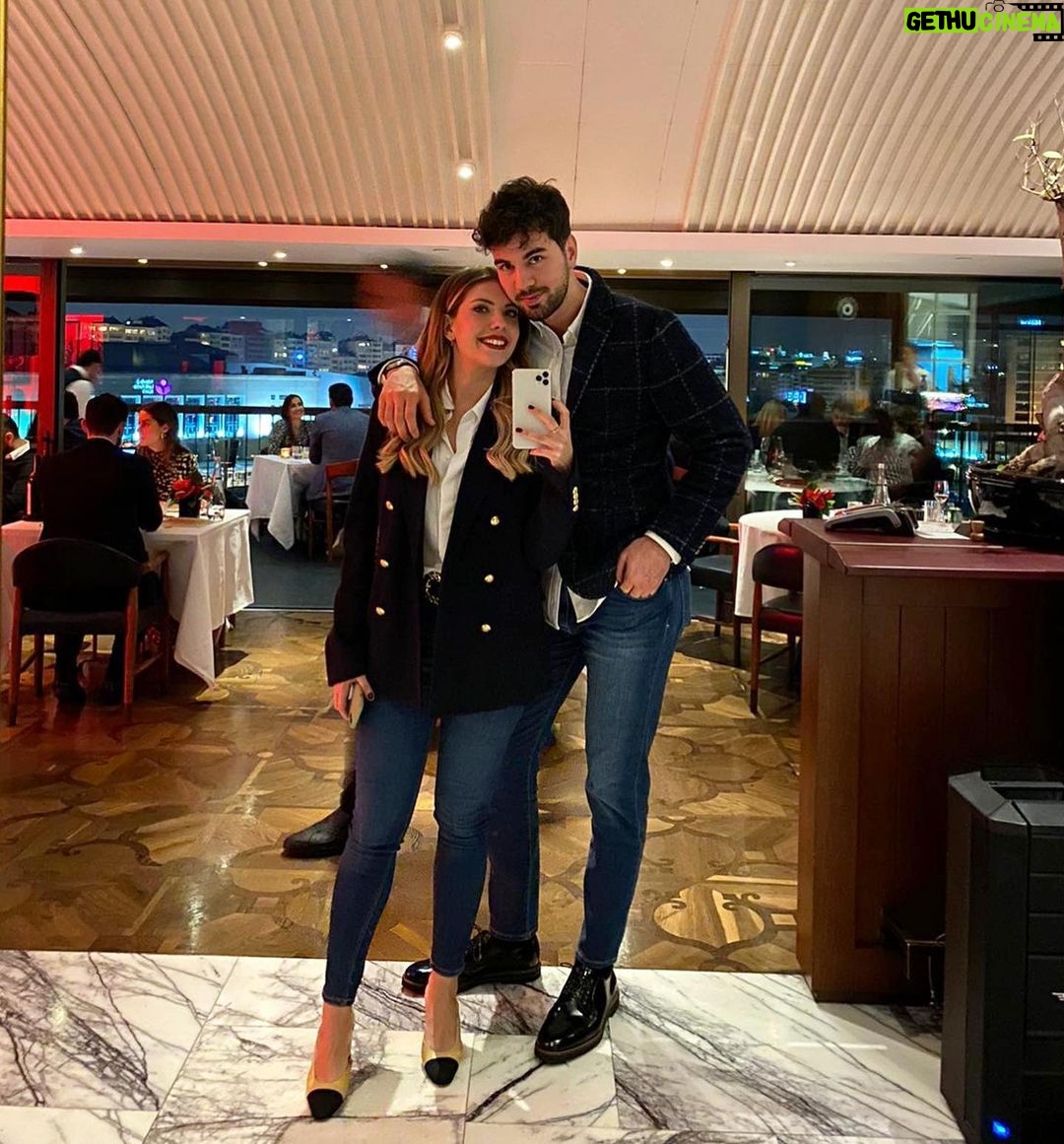 Eda Ece - 778.4K Likes - 3 yıl geçmiş hello 4❤️🔥🥂🧿