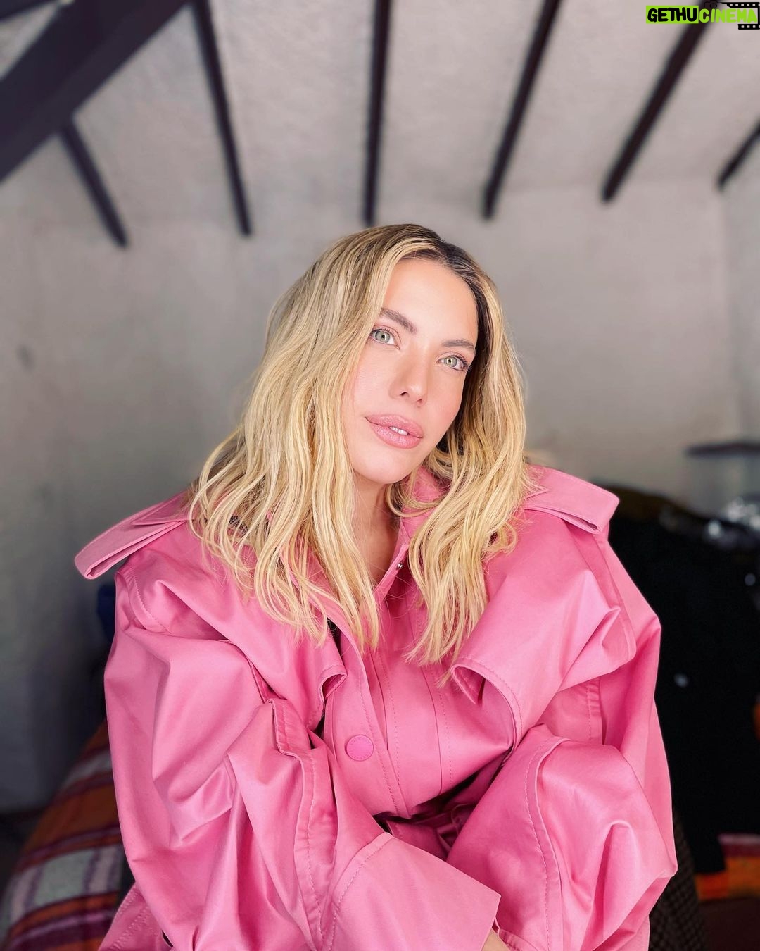 Eda Ece Instagram - Oversize çılgınlığı! #comingsoon