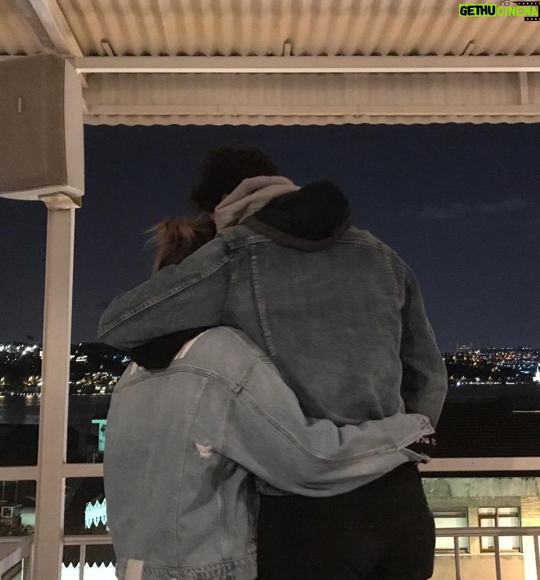 Eda Ece - 778.4K Likes - 3 yıl geçmiş hello 4❤️🔥🥂🧿