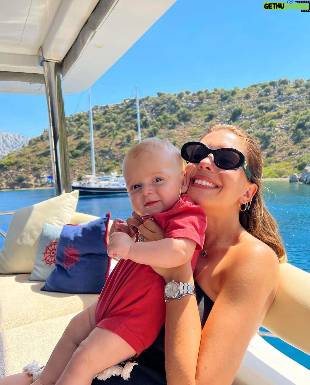 Eda Ece Instagram - Çok mutluyum Marselikom burda!Teyzesiiii🧿❤️🧿