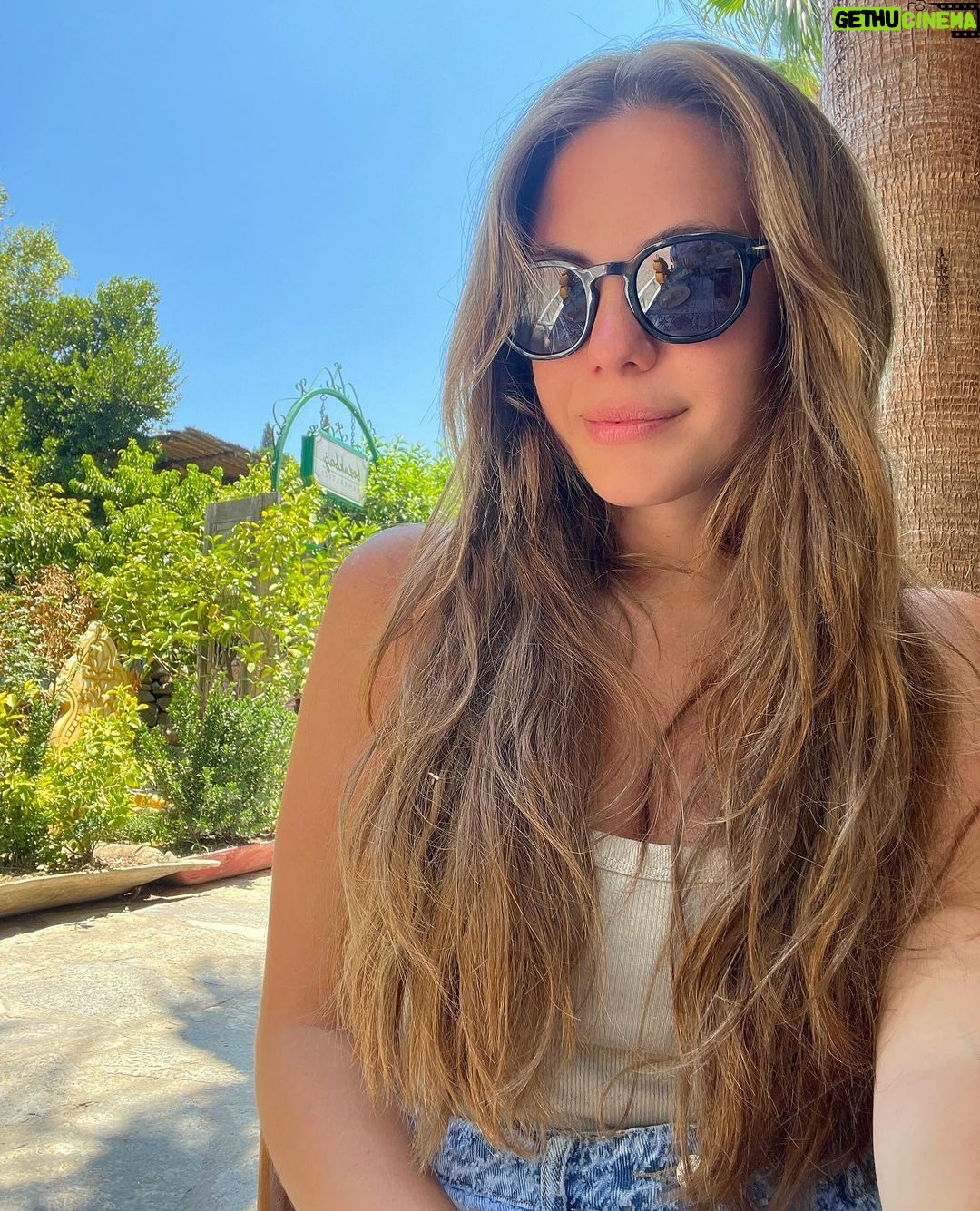 Eda Ece - 625.3K Likes - 🍨💛☀️ #yaz
