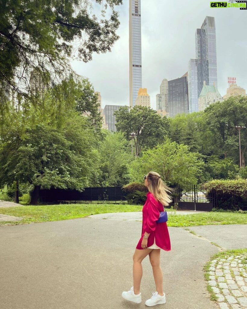 Eda Ece Instagram - 🛼🌳 Central Park