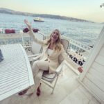 Eda Ece Instagram – Yalıma saygımla geldim… 🤣 #yıldız