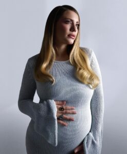 Eda Ece Instagram - 🤰🏼♥️ @elleturkiye