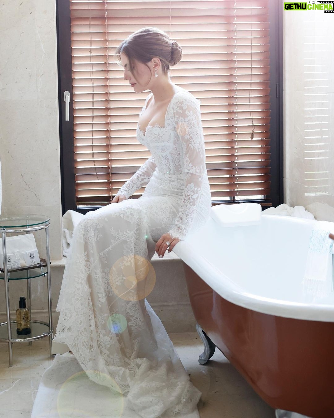Eda Ece - 679.7K Likes - Getting ready✨🤍