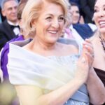 Eda Ece Instagram - Annem ve kızları😍🥹🥰 iyi ki iyi ki doğdun annecim bitanem canımın içii annişkosuuuu 💕💕💕🧿🧿💐🌺 #Queen 🧿💐🥲♥️♥️♥️