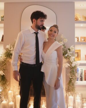 Eda Ece Instagram - 🧿🤍♾️💍🍾