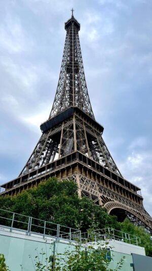 Eddy King Instagram - I will always love you Paris!❤️❤️❤️🤣🤣🤣
.
.
. 
.
#Paris #tourism #standupcomedy #humour #standupfrance #france