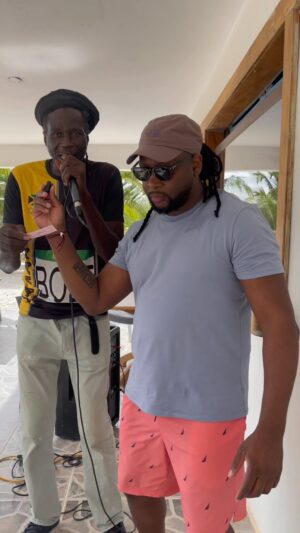 Eddy King Instagram - 🚨LIEN DANS MA BIO🚨Mon 60min au @bordelcomedie le 7, 10, 23, 31 Janvier 2024! 
.
.
.
.
#humour #standupcomedy #eddyking #reggae #rasta #jamaica #auguila #sintmaarten #winter #summer #newyear #montréal