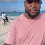 Eddy King Instagram – Montréal, je t’aime! Même loin de toi, mon coeur est avec toi! Même pour cette première tempête!🤪🤪🤪
.
.
.
.
.
.
.
.
.
#humour #neige #hiver #montréal #quebec #saintmartin #plage #soleil #beach Orient Beach, St Martin, FWI
